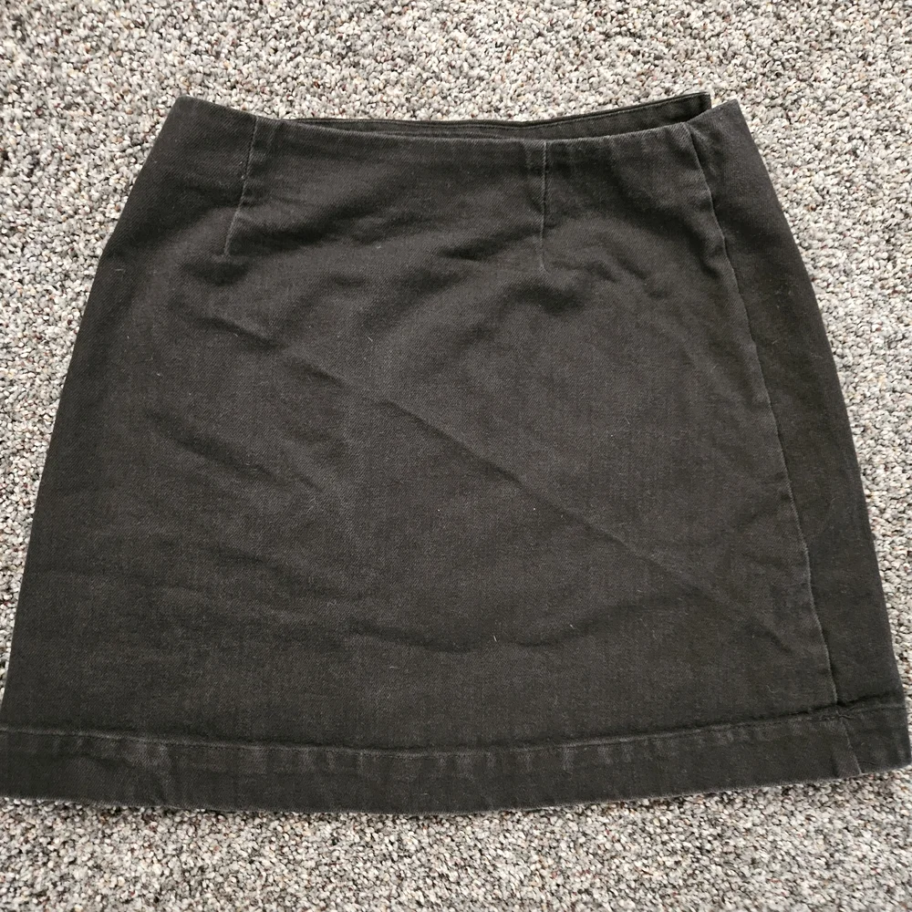 Urban Outfitters Women's Mini Skirt Faux Wrap Size S/P‎ Black